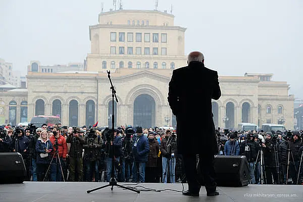 Есть работа - иди на митинг против правительства Армении