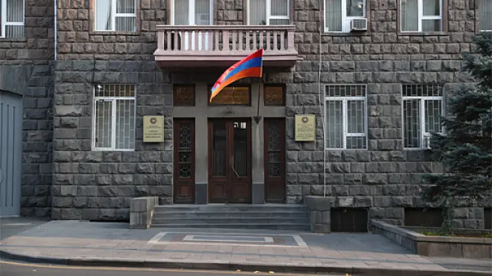 Взятка за контрабанду. Начальнику и другим сотрудникам Мегринской таможни предъявлены обвинения