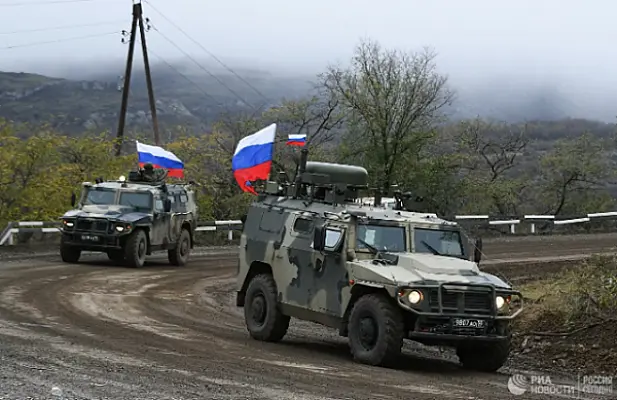 Автомобиль с российскими миротворцами подорвался на мине в Карабахе
