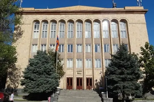 КС «произвольно» отклонил заявление прокурора по делу «1 марта»
