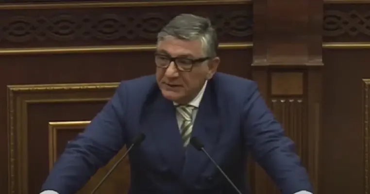 Գռզոն ամեն ինչ գիտի՝ ամեն ինչ