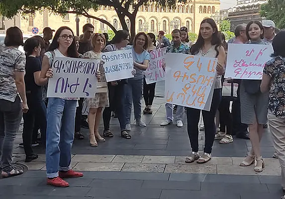 Правительство должно изменить отношение к науке. Химики продолжают протестовать