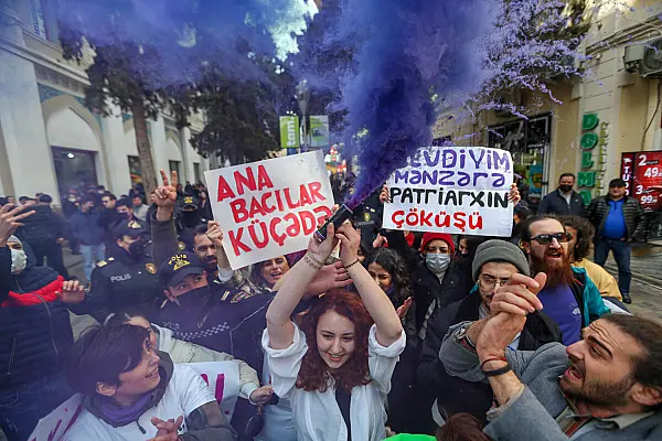 Практически без насилия прошла феминистская акция в Баку