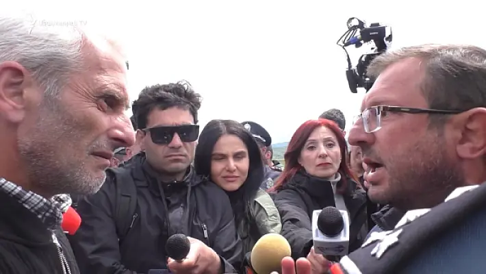 «Зачем сожгли флаг Азербайджана». Дашнак попытался ответить отцу пленного