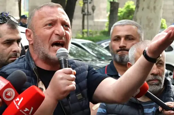 Сторонников Ванецяна будут судить за нападение на офицера
