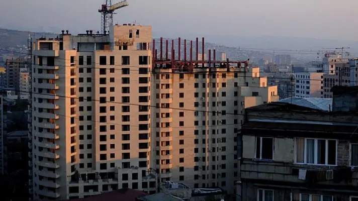 Կառավարությունը բնակարաններ կառնի սպաների համար