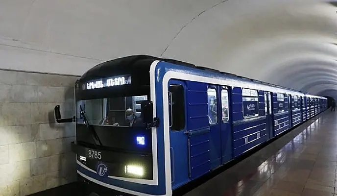 После сообщения о взрывных устройствах в Ереване приостановили работу метро