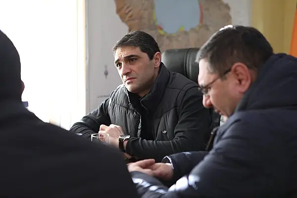 Նախարարին առաջարկում են քննարկել նոր օրենքի անհասանելի տարբերակը