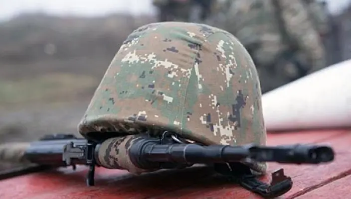 Двое военнослужащих погибли в ДТП из-за снежной лавины