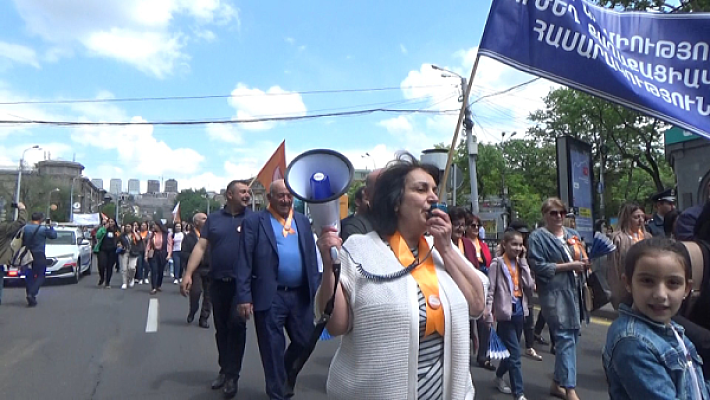 «Մայիսի 1-ը շնորհավոր»