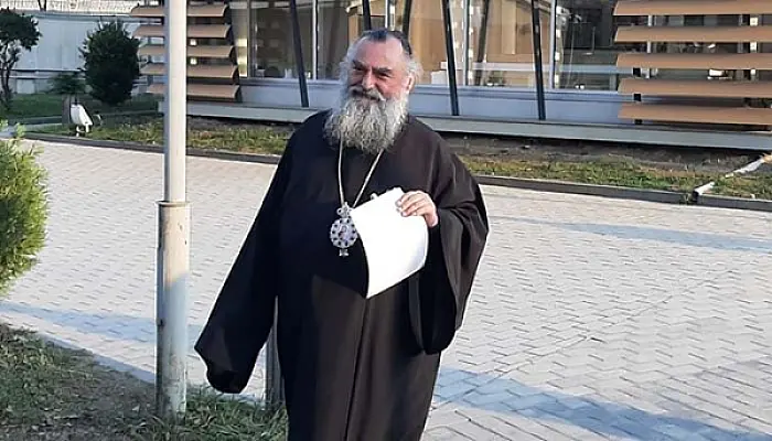 «Ձեռքն անհարմար տեղ մտցրեց»․ տերտերը չի ընդունում կանանց մեղադրանքները