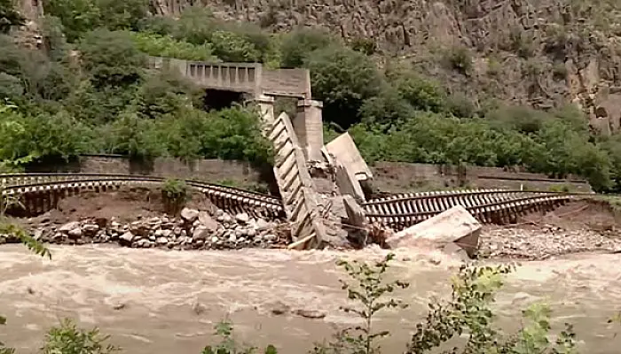 Հեղեղը կտրեց Հայաստանի վերջին երկաթուղային կապը աշխարհի հետ