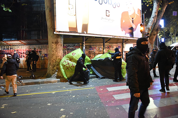 Վրաստանի ոստիկանությունը ուժով ցրել է վրանային ցույցը