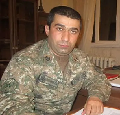 Раненый у дома армянского губернатора полковник может стать подозреваемым - пресса