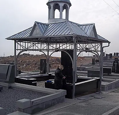 Բանակում զոհված զինվորի մայրը կարծում է՝ որդու գերեզմանին մեքենան պատահական չէ հարվածել