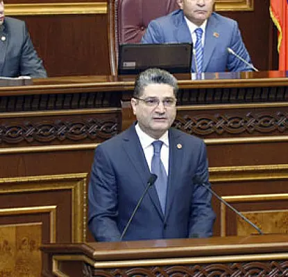 Վանաձորցի ուսանողները չեն զրկվելու ուսումը շարունակելու հնարավորությունից, վստահեցրել է վարչապետը
