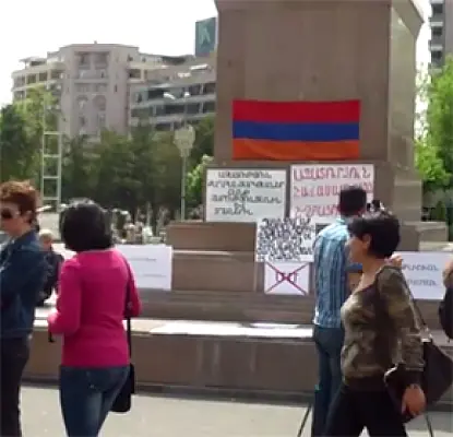 Դեպի ՌԴ դեսպանատուն չկայացած երթի կազմակերպիչներն անհայտ մնացին (ՏԵՍԱՆՅՈՒԹ)