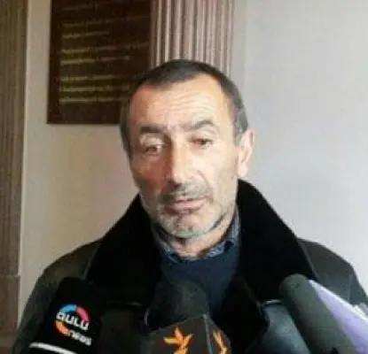 «Կդիմեմ կտրուկ միջոցների»․ հայրը պահանջում է ազատել Գյումրիում ձերբակալված որդուն