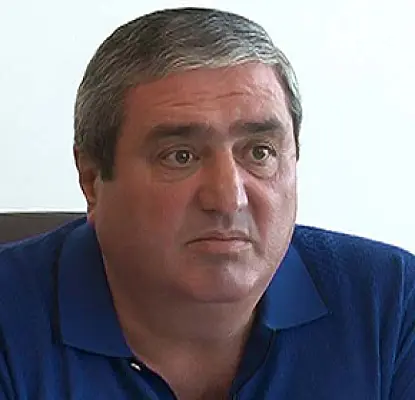 Лишенные возможности сменить мэра жители армянского Армавира уповают на революцию