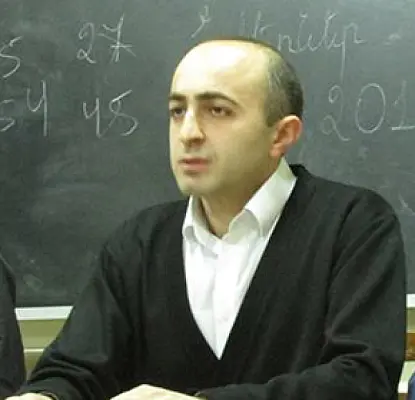 «Создается общество под тотальным контролем». Оппозиционер о выборах в Карабахе