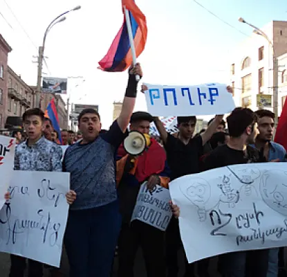 Հոսանքի թանկացման դեմ ակցիաներ են անցկացվել նաև Գյումրիում և Վանաձորում