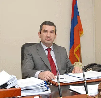 «Ավելի կոնկրետ, պարոն Շաբոյան»․ ինչպես է չինովնիկը խուսափում պարզ հարցից․ «ՀԺ»