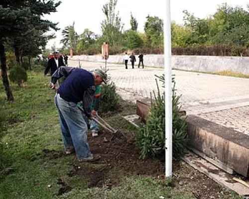 Քաղաքապետարանը մտադիր է վերականգնել «Հաղթանակ» զբոսայգու ողջ կանաչ զանգվածը