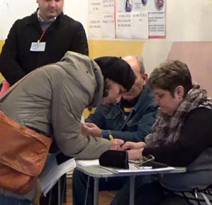 Citizen Crosses Her Name Off Voter List in Protest of 'Rigged Referendum'