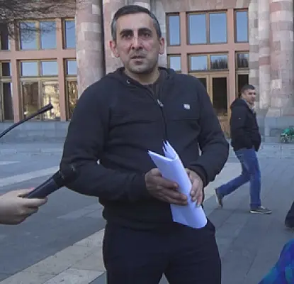 Armenian Villager Protests Against 'Corrupt' Former Governor and Village Head