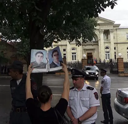 Protesting Parents Not Allowed Near Presidential Residence Due to Czech President's Visit