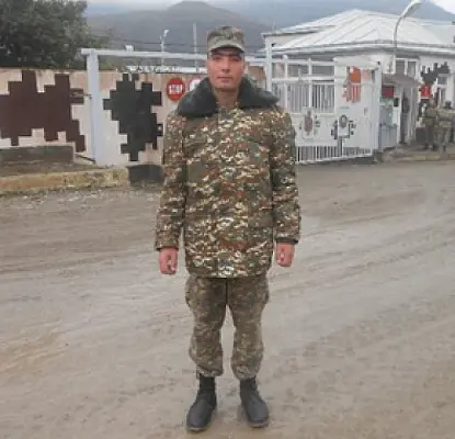 «Спросили позывной, не ответил». Подробности гибели солдата в Карабахе
