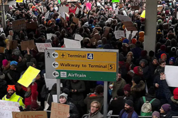 #occupyairports. Համերաշխություն Թրամփի արգելքից տուժածների հետ