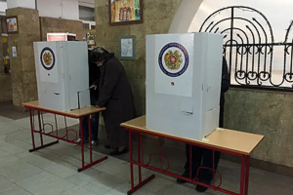 Դիտորդները շարունակում են հարյուրավոր ընտրախախտումներ արձանագրել