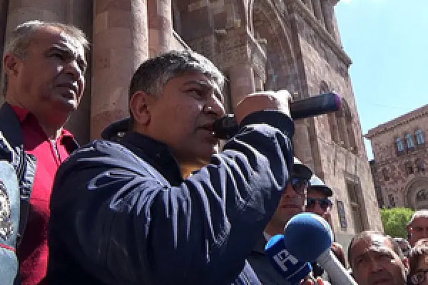 Officials Promise Not to Trouble Yerevan Shopkeepers 'For the Time Being'
