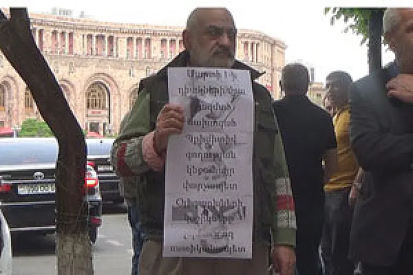 Ակցիա՝ ընդդեմ նախագահի, վարչապետի, ոստիկանապետի