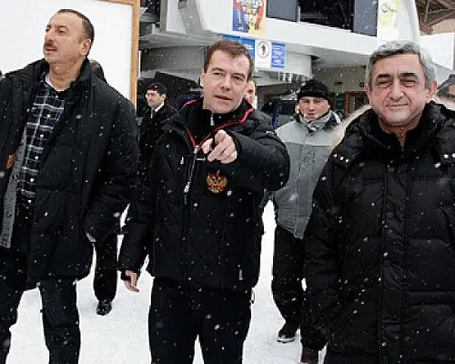 Փակ դռների հետևում Սարգսյանն ու Ալիևը կառուցողական կեցվածք են դրսևորում. ԷՔՍԿԼՅՈՒԶԻՎ