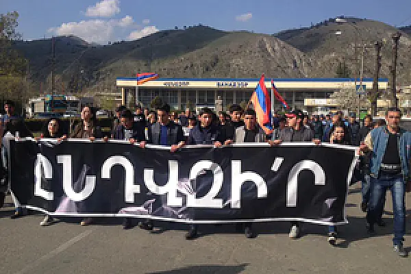 Police in Vanadzor Used Force to Disperse Hundreds of Demonstrators