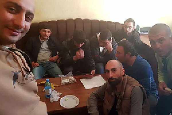 Полиция Еревана незаконно удерживала в участке участников протестов и адвоката
