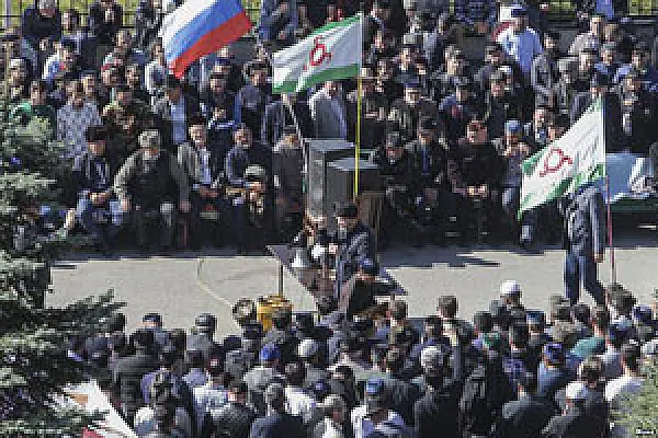 В Магасе перестали митинговать, но спор с Чечней не исчерпан
