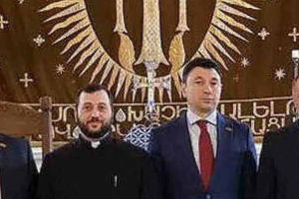 Շարմազանովն ընդդիմություն է խաղում և ստիպված է «վերհանել բացասականը»
