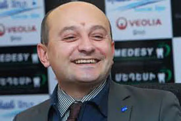 В нападении на политолога винят сторонников Роберта Кочаряна