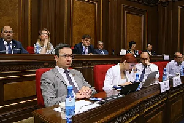 Ուժայինների ղեկավարների հարցում «Իմ քայլը» չի փոշմանել, բայց «շառ է անում»
