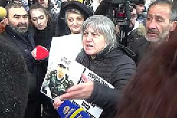 Մայրեր․ Չուղարկեք երեխեքին բանակ մինչև հանցագործները չպատժվեն