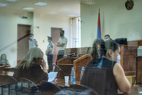 Супруги погибших полицейских отказываются понимать восстание против гнета правящего режима - дело «Сасна црер»