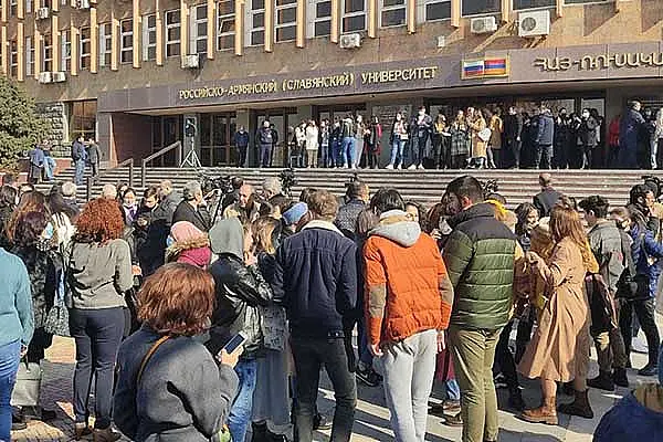 Отче наш, сущий в РАУ. Собрание в армяно-российском университете