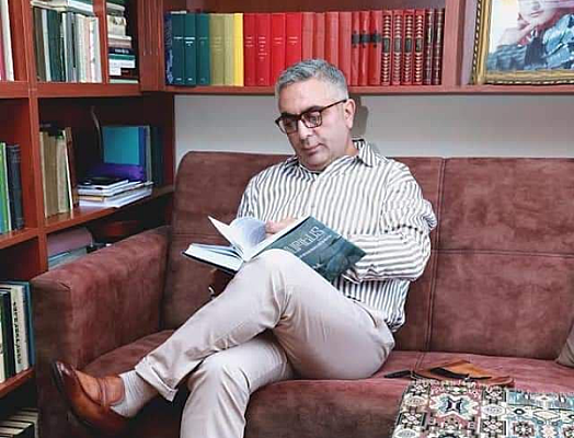 Рупор карабахской войны написал новую книгу. Цена - 50 тысяч драмов