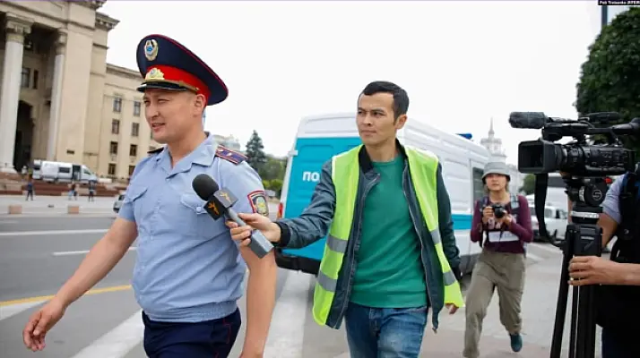 Казахстанские журналисты призывают власть искать террористов в другом месте