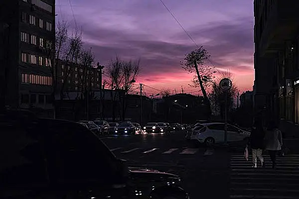 «Ненастоящая заграница». Как влияет на Армению невиданный наплыв москвичей