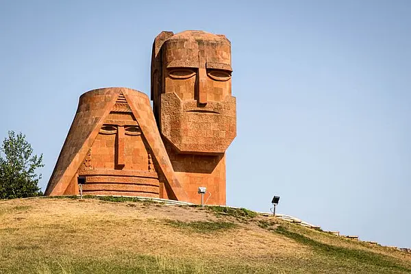 Карабах разгневался на Армению