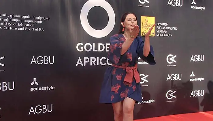 Կարմիր գորգ, հայտնիներ, քաղաքապետ, Ոսկե Ծիրան